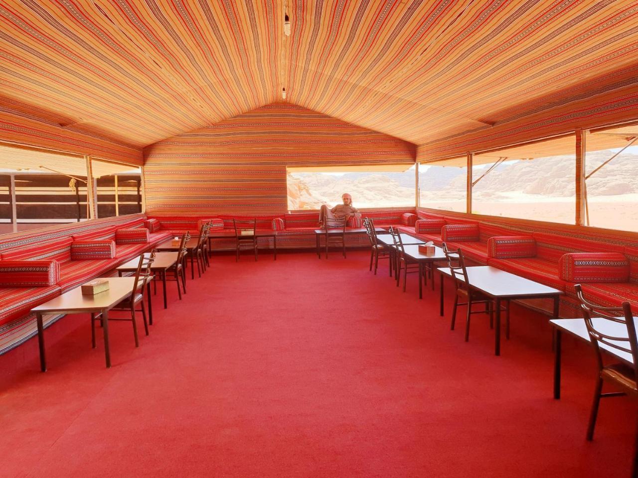 Hotel Real Bedouin Experience Tours & Camp Wadi Rum Exteriér fotografie